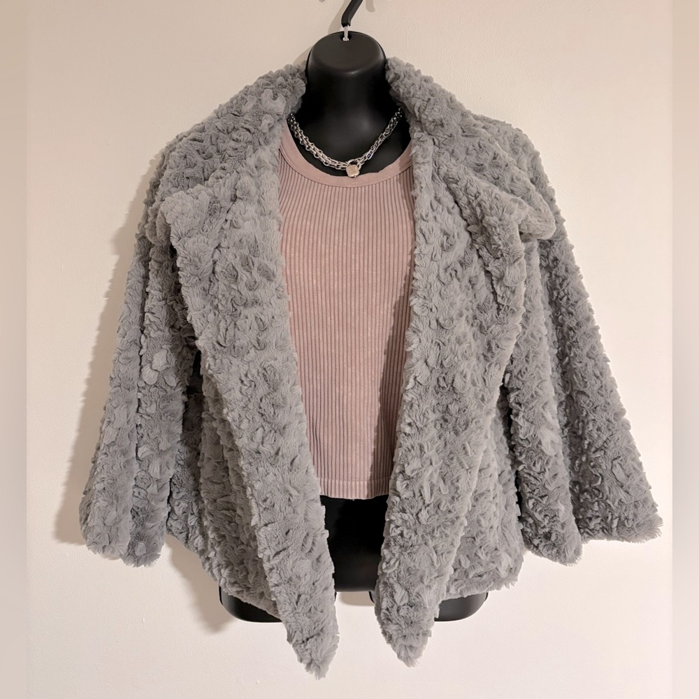 M/L Luxury Faux Fur Coat Jayley Collection Women's Gray Poly soft silver